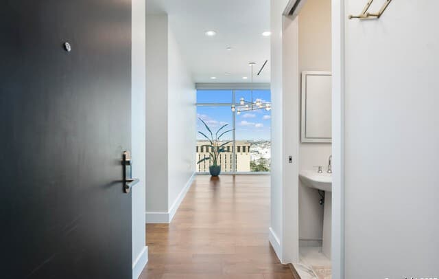 3-bedroom rental at 123 Lexington Unit 1602 in San Antonio, TX — photo 3