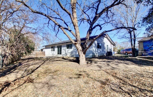 3-bedroom rental at 4566 Los Ranchitos St in San Antonio, TX — photo 4