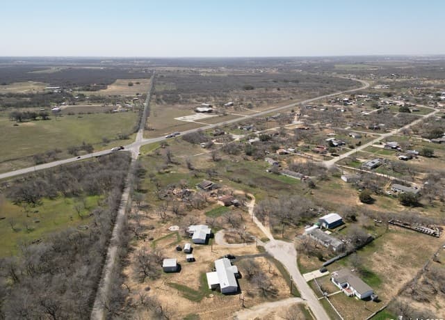Home for sale at 17423 Fx Ball in Elmendorf, TX — photo 2