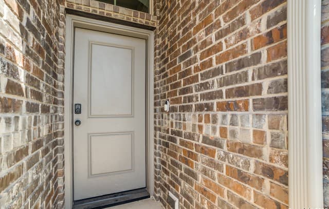 4-bedroom rental at 14147 Blind Bandit Creek in San Antonio, TX — photo 3