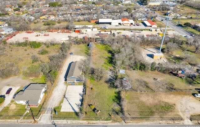 rental at 126 NW 36th in San Antonio, TX — photo 3