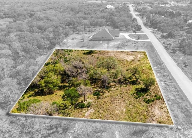 rental at LOT 62 Private Road 3702 in San Antonio, TX — photo 1