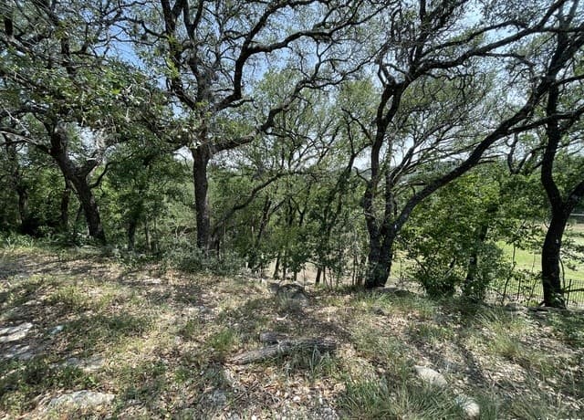 rental at 24635 Cliff Line in San Antonio, TX — photo 2