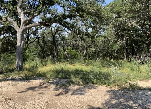 rental at 24643 Cliff Line in San Antonio, TX — photo 2
