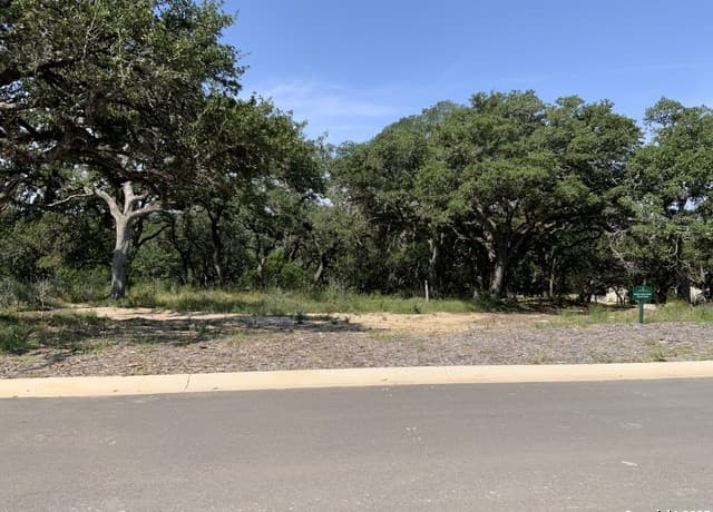 rental at 24643 Cliff Line in San Antonio, TX — photo 3
