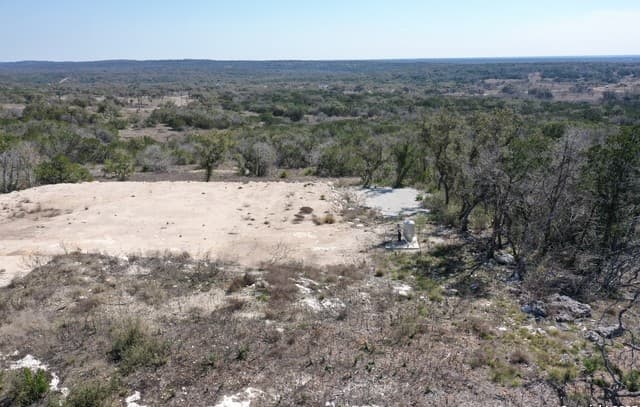 rental at 721 Crescent in Hondo, TX — photo 4