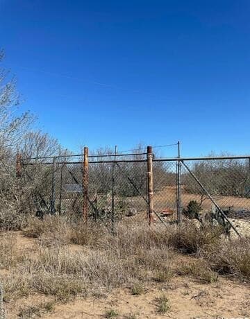 rental at 1010 Cr 308A in Jourdanton, TX — photo 1