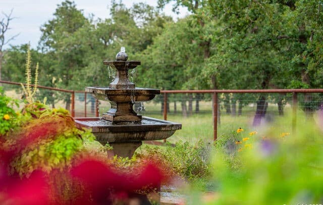 Home for sale at 1554 Vintage Oaks Dr in Fredericksburg, TX — photo 4
