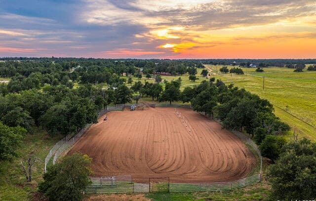 Home for sale at 1554 Vintage Oaks Dr in Fredericksburg, TX — photo 5