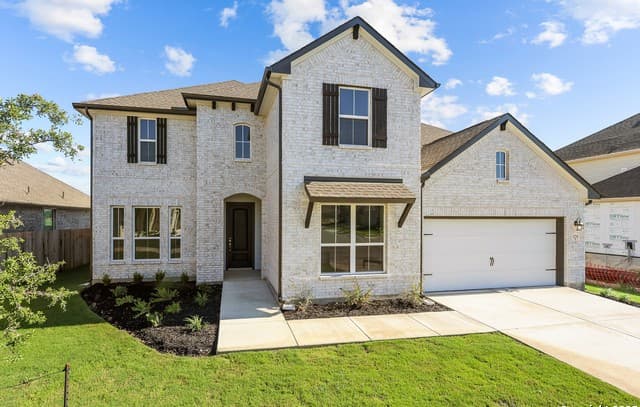 4-bedroom rental at 179 Annette Dr in Castroville, TX — photo 2