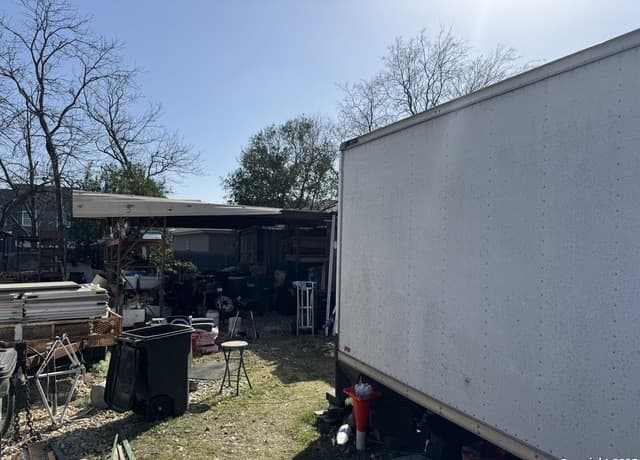rental at 1322 Sherman in San Antonio, TX — photo 4
