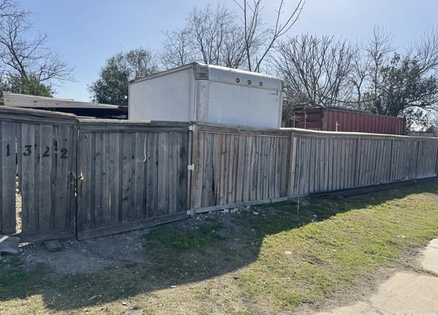 rental at 1322 Sherman in San Antonio, TX — photo 5