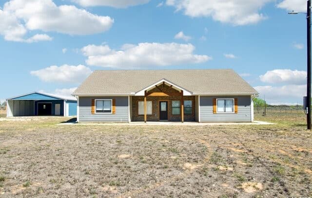 Home for sale at 1783 County Road 7711 in Devine, TX — photo 4
