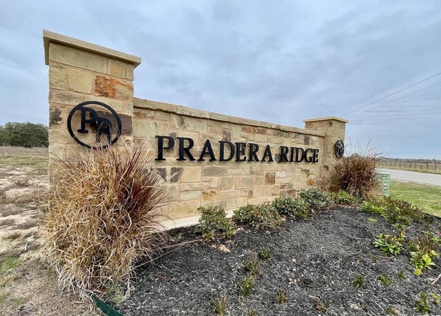 rental at 128 Pradera Ridge in Floresville, TX — photo 2