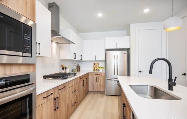 3-bedroom rental at 719 E Locust St Unit 2104 in San Antonio, TX — photo 3