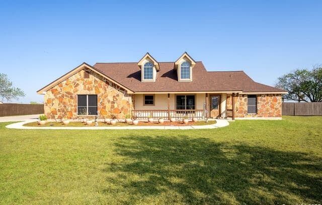 3-bedroom rental at 3362 Abbott Rd in St Hedwig, TX — photo 1