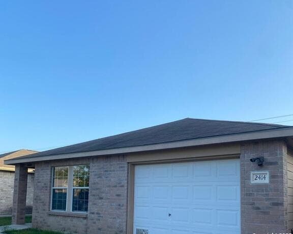 3-bedroom rental at 2414 Mission Ct in San Antonio, TX — photo 4