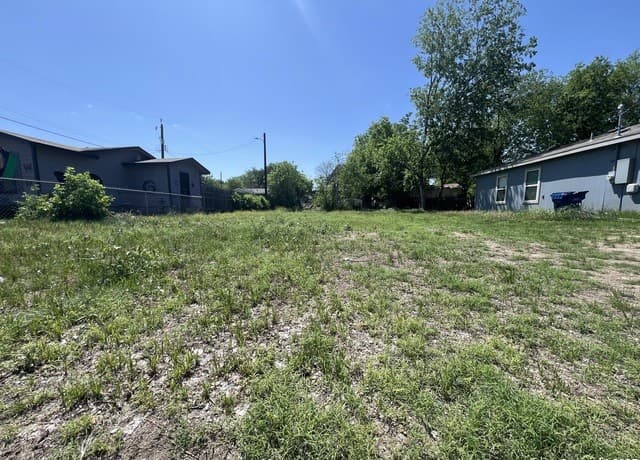 rental at 3338 Martin Luther King in San Antonio, TX — photo 4