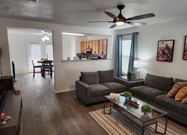 3-bedroom rental at 8118 Sandbar in San Antonio, TX — photo 5