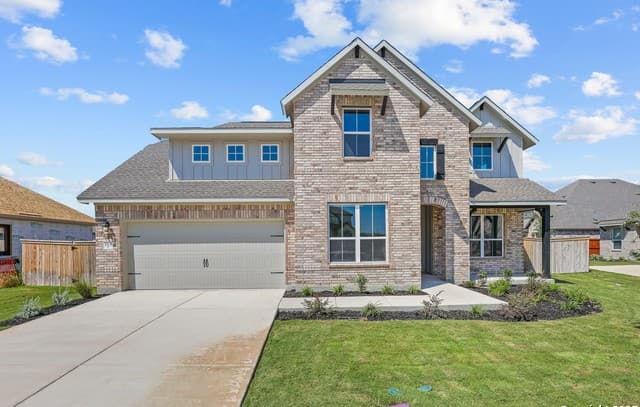 4-bedroom rental at 165 Annette Dr in Castroville, TX — photo 2
