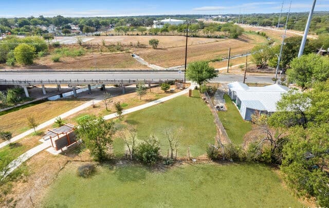 rental at 332 N San Ignacio Ave in San Antonio, TX — photo 5