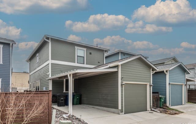 2-bedroom rental at 619 Burleson St in San Antonio, TX — photo 1