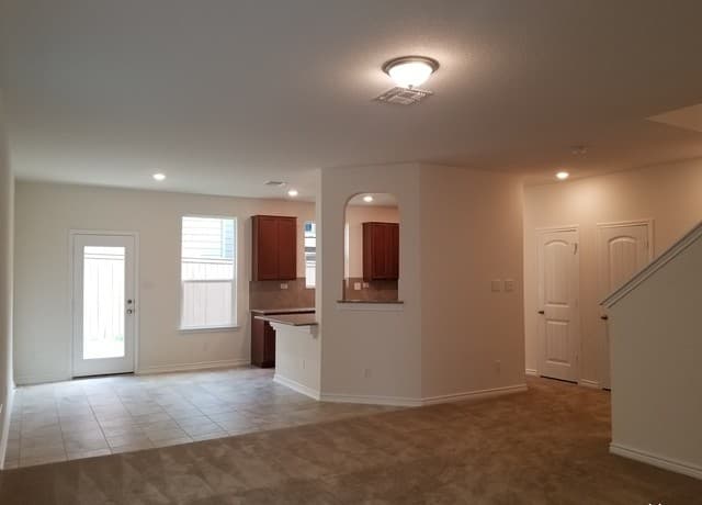 3-bedroom rental at 5911 Eckhert Rd. Unit 135 in San Antonio, TX — photo 5
