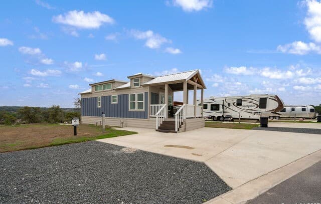 2-bedroom rental at 5386 Ranch Road 1376 #172 in Fredericksburg, TX — photo 4