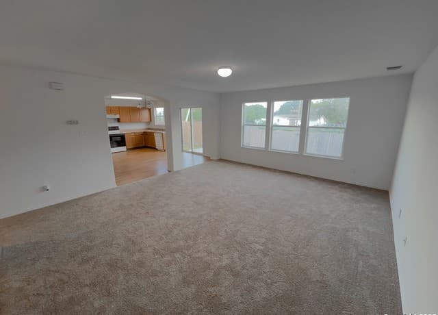 4-bedroom rental at 8438 Adams Hill Dr. in San Antonio, TX — photo 4