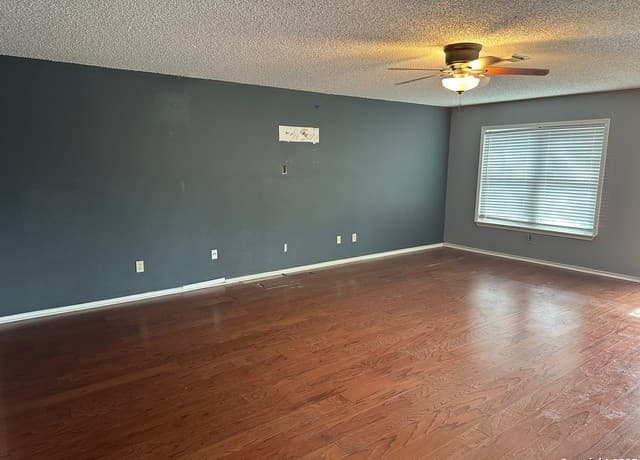 4-bedroom rental at 15847 Pleasant Well in San Antonio, TX — photo 4