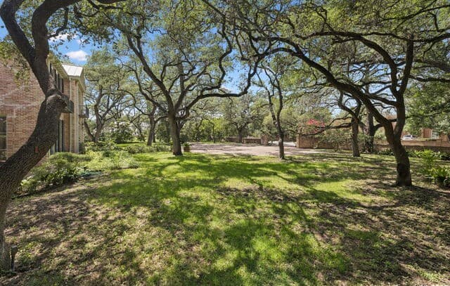 Home for sale at 424 Ivy in San Antonio, TX — photo 3