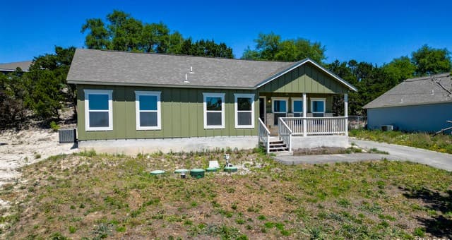 3-bedroom rental at 2407 Golf Dr in Spring Branch, TX — photo 3