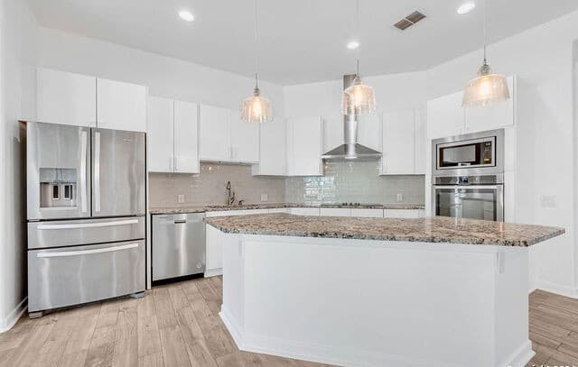 4-bedroom rental at 1303 Summerfield in San Antonio, TX — photo 4