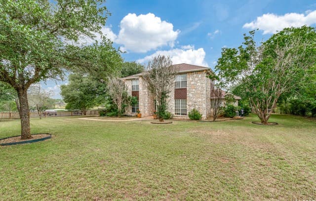 3-bedroom rental at 10767 Rosemar Lane in Adkins, TX — photo 2
