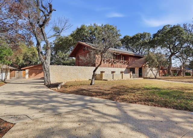 4-bedroom rental at 3038 Valley View in San Antonio, TX — photo 2