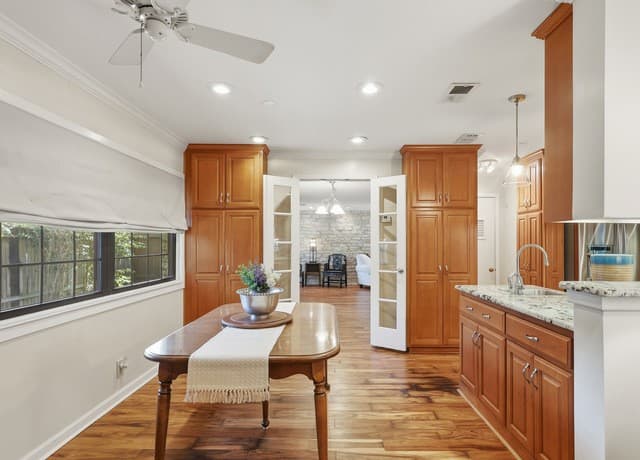 4-bedroom rental at 3038 Valley View in San Antonio, TX — photo 5