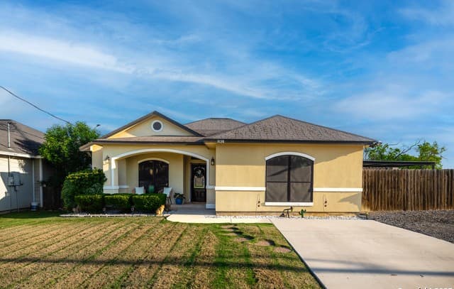 4-bedroom rental at 1038 Avenue H in Poteet, TX — photo 1