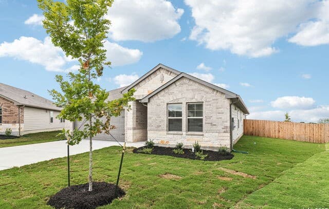 Home for sale at 104 Shelton Pass in Cibolo, TX — photo 3