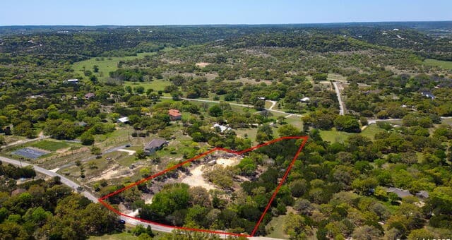 rental at 421 Lake Side Cir in Boerne, TX — photo 3