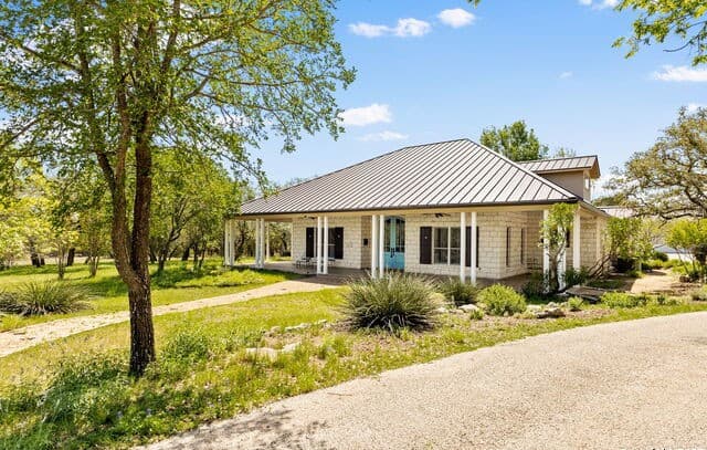 4-bedroom rental at 23954 Cibolo View in San Antonio, TX — photo 1
