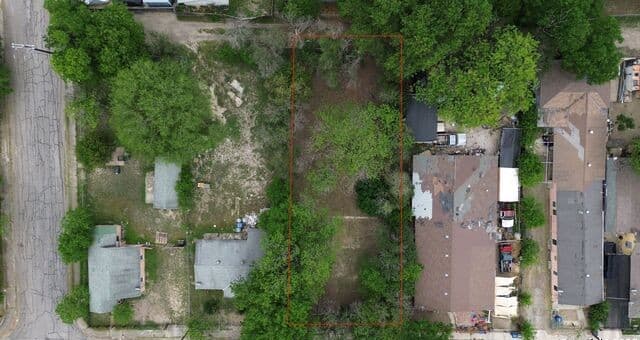 rental at 833 Gladstone in San Antonio, TX — photo 3