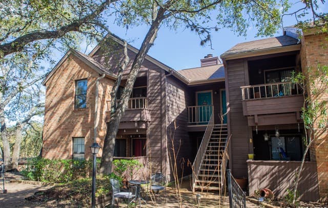 2-bedroom rental at 4212 Medical Unit 503 in San Antonio, TX — photo 2