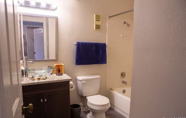 2-bedroom rental at 4212 Medical Unit 503 in San Antonio, TX — photo 4