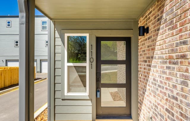 3-bedroom rental at 419 Ira #1101 Unit UNIT 1101 in San Antonio, TX — photo 2
