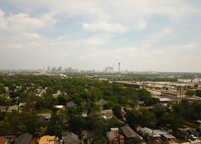 rental at 122 Morrow St in San Antonio, TX — photo 3