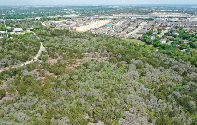 rental at 6735 Queens Crown in San Antonio, TX — photo 3