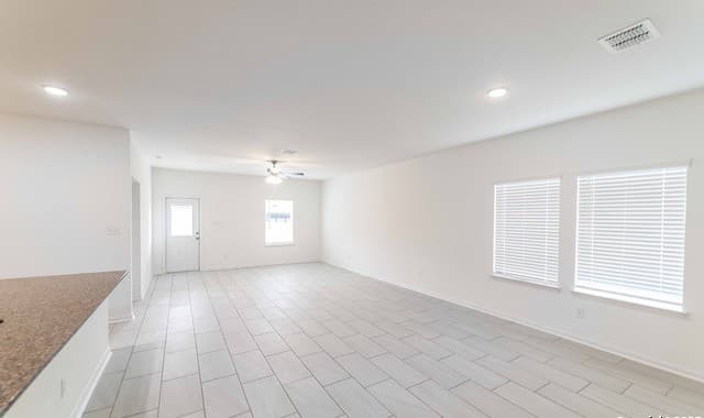 4-bedroom rental at 8920 Grey Elm in Elmendorf, TX — photo 2