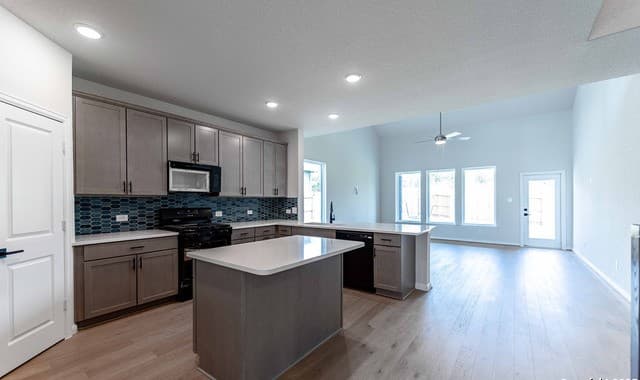 4-bedroom rental at 5798 Reagan Ridge in Schertz, TX — photo 4