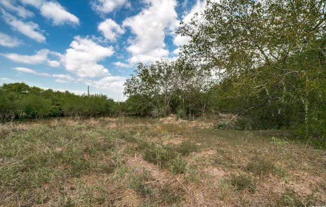 rental at 4660 W Military in San Antonio, TX — photo 5