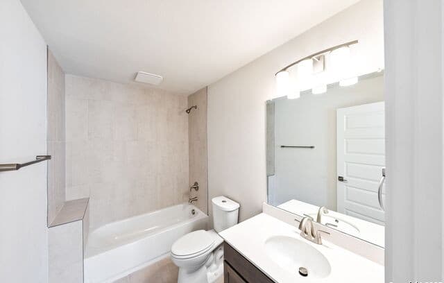 3-bedroom rental at 419 Ira #2101 Unit UNIT 2101 in San Antonio, TX — photo 5